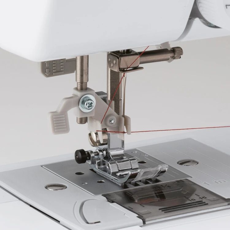 CS10s_Needle threader.jpg