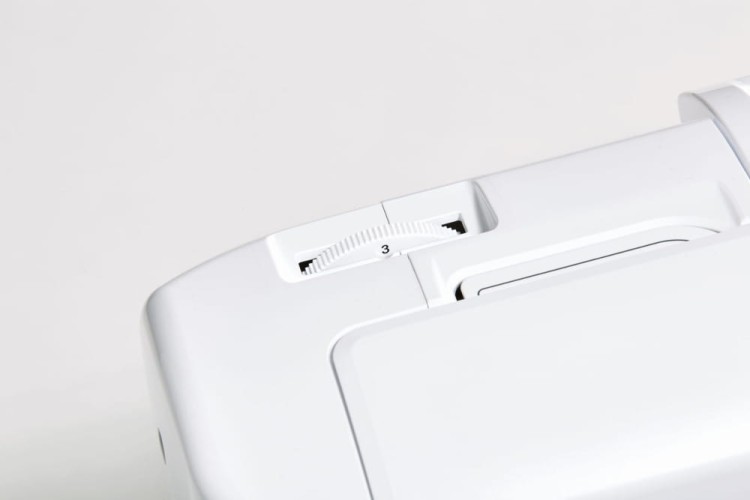 F410_Adjustable presser foot pressure.jpg